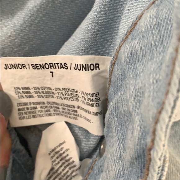 Lei jean shorts size junior 7 / fits like womens 4 - Picture 3 of 3